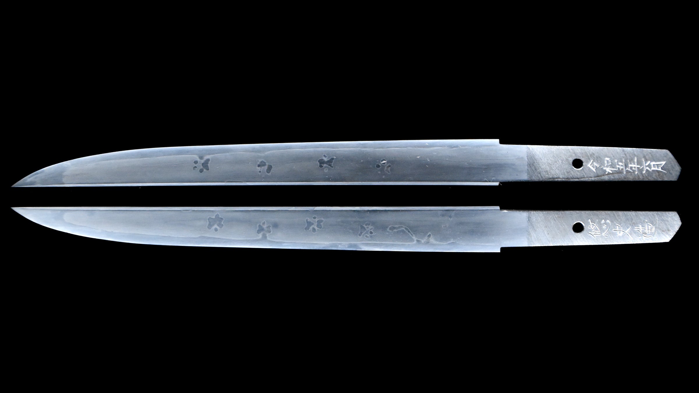 寸延び短刀 表 踏雪花(猫刃文) 裏 吉野川(桜刃文) 美術研磨済 刃渡り